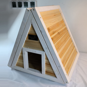 Maison de chat en bois en plein air de nouvelle conception de <span class=keywords><strong>nid</strong></span> de chat triangulaire avec portail d'évasion de vente chaude - Product Image 4