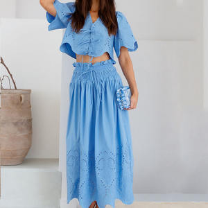 Ensemble deux pièces de luxe de haute qualité : haut à col en V brodé ajouré et robe confortable 100 % coton sur mesure - Product Image 3