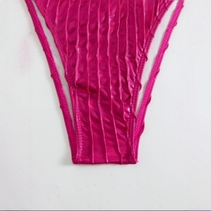 Traje de baño de dos piezas, color liso, sin tirantes, bikini sexy de estilo europeo y americano - Product Image 1