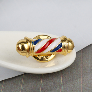 Nuovi Monili di Disegno di Barber Shop Pole 3D Barbiere Polo Spilla Distintivo Hip Hop Del Barbiere <span class=keywords><strong>Parrucchiere</strong></span> Gothic Spille Pin Regalo Di Natale - Product Image 5