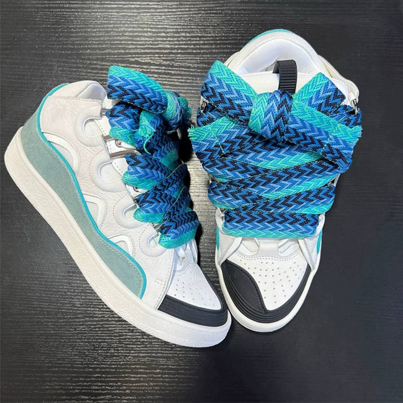 สีน้ำเงินไล่ระดับ