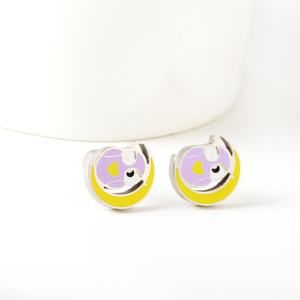 Boucles d'oreilles clous tendance en acier inoxydable plaqué or 18 carats pour femmes, design unique, vente en gros personnalisée - Product Image 5