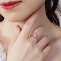 बड़े जेड हीरा 18K चांदी सोने की अंगूठी नए फैशनेबल सगाई की शादी के छल्ले महिलाओं के लिए गर्म थोक