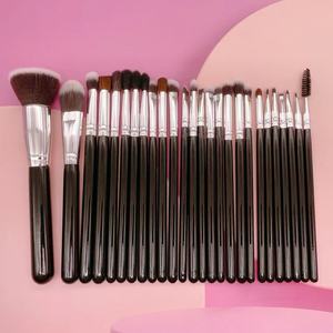 Ensemble de 26 pinceaux de maquillage en poils synthétiques vegan noirs, manche en bois, pinceaux plats, éventail, estompeurs, pour le visage - Product Image 1