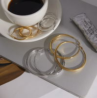 Boucles d'oreilles créoles rondes Gaovo classiques en acier inoxydable plaqué or 14K, 40mm et 65mm, géométriques, creuses, polies, simples et élégantes pour femme