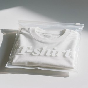 Sacs d'emballage <span class=keywords><strong>pour</strong></span> vêtements sur mesure à trois soudures latérales avec fermeture éclair coulissante et trou de suspension en polyéthylène - Product Image 3