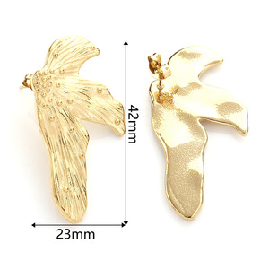 Hoop <b>Earrings</b> <b>Wings</b> Shape Gold Tone Irregular Design Fashion Jewelry - Product Image 3