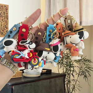 New Cartoon Charlie Brown Rubber Snoopy Keychain Car Pendant Bag Accessory for <strong>Men</strong> and Women Cute Creative Gift <strong>Key</strong> <strong>Ring</strong> - Product Image 3