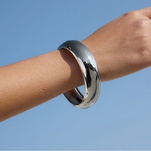 Anillos de Boda Minimalistas Redondos de Acero Inoxidable Chapado en Oro de 18K, Pulidos, Unisex, para Uso Diario - Product Image 3