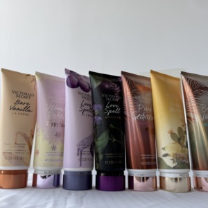 Velnet Petels Love Spell 236ml Lozione Corpo Profumata Victoria Secret Originale Profumo di Marca per Donne Vendita all'Ingrosso - Product Image 5