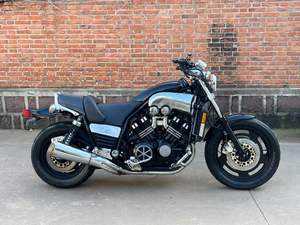 Motocyclettes d'occasion Yamaha Vmax 1200 Motos <span class=keywords><strong>1200cc</strong></span> <span class=keywords><strong>Moto</strong></span> à essence <span class=keywords><strong>Moto</strong></span> de rue <span class=keywords><strong>Moto</strong></span> tout-terrain - Product Image 4
