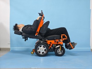 Fauteuils roulants électriques tout-terrain à moteurs brushless de luxe : utilisation encore plus facile - Product Image 6