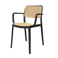 Chaise d'extérieur en rotin PE, cadre noir, chaise de salle à manger de mariage, en plastique solide, en chine