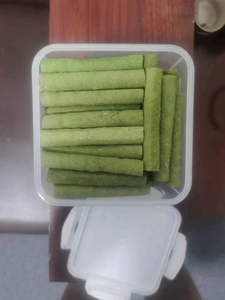 Snack per Gatti Biologici ad Alto Contenuto Proteico Senza Cereali, Bastoncini di Erba Gatta Liofilizzati alla Menta, Confezione in Inglese, Prezzo Conveniente - Product Image 3