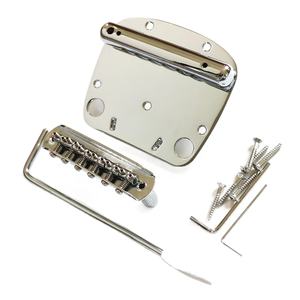 <span class=keywords><strong>Vente</strong></span> en gros de Chine, Meilleure <span class=keywords><strong>vente</strong></span> : Pont de <span class=keywords><strong>guitare</strong></span> tremolo vibrato style Mustang chromé argenté avec logo personnalisé, pièce de rechange pour pont de <span class=keywords><strong>guitare</strong></span> - Product Image 3