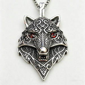 yunnique Pendentif Tête de Loup en Acier Inoxydable pour Homme, Collier Animal à Œil Rouge, Bijoux de Style Ethnique, Design Géométrique, Sertissage Pavé - Product Image 1