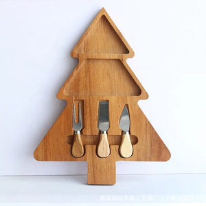Tabla de cortar de madera con forma de árbol de Navidad, tabla de queso de madera maciza con juego de cuchillo y tenedor para servir postres y embutidos. - Product Image 5