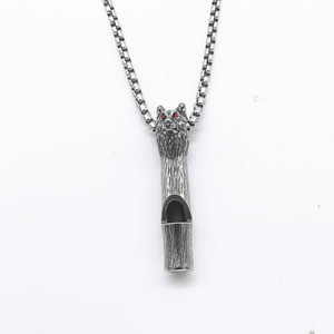 Collier pendentif tête de loup Yunnique en argent tibétain, bijou unisexe tendance en forme d'animal avec design sifflet - Product Image 5