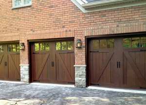 Porte de garage en alliage d'aluminium de style grange rustique avec clous décoratifs pour villa - Product Image 4