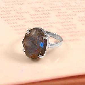 แหวนแลบราโดไรต์925สี่ง่ามสีไฟเงินแท้แบบคลาสสิกงานแฮนด์เมด - Product Image 2
