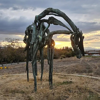 Sculpture de cheval abstraite en bronze de grande taille, artisanale et personnalisée, pour les parcs, les paysages commerciaux et les espaces publics extérieurs