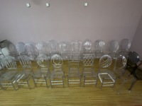 Offre Spéciale Chaise Chiavari en Résine Transparente Claire, Chaise de Mariage en Plastique Acrylique Blanc, Vente en Gros Usine de Chaises Phoenix Napoléon
