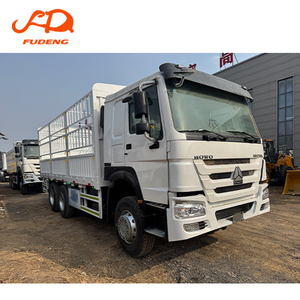 <span class=keywords><strong>Camion</strong></span> de <span class=keywords><strong>transport</strong></span> de marchandises à ridelles Sinotruk Howo 6x4 10 roues Euro 2 neuf pour le <span class=keywords><strong>transport</strong></span> de céréales, maïs, blé et produits agricoles en Afrique - Product Image 2