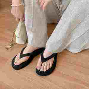 Sandales tendance pour femmes, chaussures d'extérieur sophistiquées, antidérapantes, minimalistes, confortables, à semelle épaisse, pour les vacances à la plage - Product Image 3