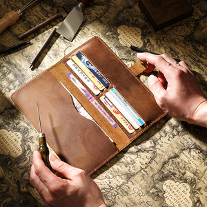 AIGUONIU <span class=keywords><strong>Portefeuille</strong></span> de <span class=keywords><strong>chéquier</strong></span> en cuir véritable Hommes/Femmes Personnalisé Vintage Crazy Horse Design Protection RFID Fermeture ouverte-Vente en gros - Product Image 4