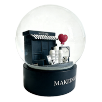 Globe à neige personnalisé MAKEINKK Beauty Store, produits de soin de la peau et décoration en résine de chiot avec base personnalisée