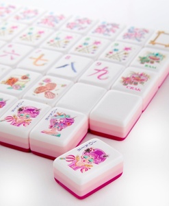 Nouvel ensemble de mahjong de voyage personnalisé Glitterville, 160 tuiles gravées, en acrylique rose de luxe à 4 couches, portable, style américain, minimum 1 ensemble - Product Image 1