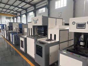 Machine <span class=keywords><strong>de</strong></span> soufflage semi-automatique pour bouteilles d'eau en PET, 4 cavités, fonctionnement et maintenance simples - Product Image 2