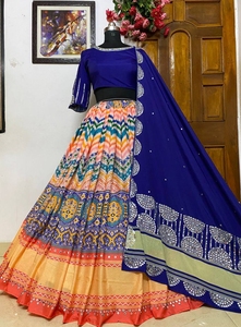 ชุดแต่งกายเจ้าสาวแบบใหม่น่าสนใจชุดผ้าไหมเนยงานพิมพ์และกระจก lehenga choli - Product Image 5