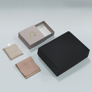 Boîte d'expédition en carton noir de marque OEM paquet kraft biodégradable de taille personnalisée avec doublure en éponge matériaux recyclés pour cadeau - Product Image 3