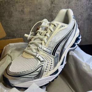 Fashion Designer Sneakers for Men Women High Quality Mesh Lining Lace-Up Closure Popular Trendy Brand Walking <b>Style</b> <b>Shoes</b> - Product Image 3