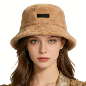 Chapeau bob en fausse fourrure pour femme, chaud et moelleux, idéal pour l'hiver et les activités décontractées en extérieur - Product Image 1