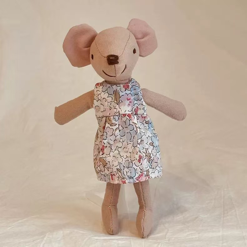 Robe fleurie écrasée par maman souris 15cm