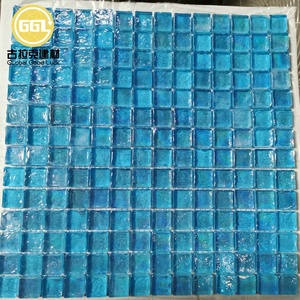 Piastrelle a Mosaico in Vetro Blu Iridescente Perlescente per Piscine Esterne - Product Image 6