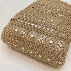 Tissu de soie de qualité supérieure avec une texture riche et lisse, idéal pour les robes de mariée, les saris, les lehengas, les tenues de créateurs et la mode de haute couture - Product Image 3