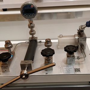Pressure Source for Mining Equipment LNG Plant Hydraulic Pressure Test Gauges 700bar Portable Pressure Calibration <strong>Tester</strong> - Product Image 1