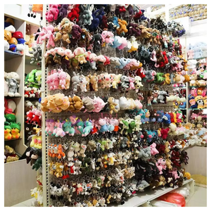 Al por mayor: Llaveros de peluche de dibujos animados bonitos, más de 100 estilos, juguetes para máquinas de garras, muñecos de peluche de alta calidad y colgantes de peluche en stock - Product Image 1