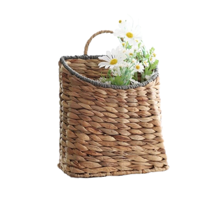 Panier suspendu tissé en jacinthe d'eau, panier mural suspendu fait à la main, panier de rangement en gros, écologique, fabriqué au Vietnam - Product Image 1