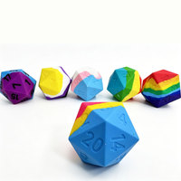 Dés D20 faits à la main de 55 mm, design personnalisé, géants, en résine/métal/bois/silicone, pour D&D, faible MOQ, commande en gros pour les magasins de jeux