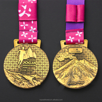 Médailles et trophées sportifs de Noël personnalisés en émail avec gravure, impression numérique, dorure à chaud, métal moulé sous pression, ruban