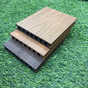 Plancher en composite bois-plastique (WPC) brossé co-extrudé, design moderne, sept trous, pour extérieur, jardin, cuisine, pose facile par clips - Product Image 4