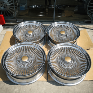 Cerchi in Lega Forgiati Multirazza Cromati con Centro Dorato per Auto Classiche e Lowrider - Product Image 1