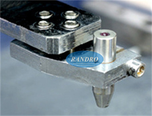 Máy khoan <span class=keywords><strong>EDM</strong></span> kim loại cho máy cắt lỗ siêu nhỏ Máy <span class=keywords><strong>EDM</strong></span> <span class=keywords><strong>CNC</strong></span> Máy khoan <span class=keywords><strong>EDM</strong></span> cho ống đồng - Product Image 4