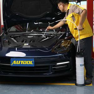 مضخة يدوية عالية الجودة من AUTOOL سعة 7 لتر مصنوعة من البولي بروبيلين لاستخراج زيت المحرك - Product Image 2