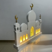 Ornement de table LED en bois en forme de mosquée dorée 33x30x4,5 cm avec croissant de lune et lumière chaude