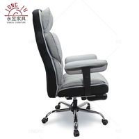 Chaise de bureau de direction ergonomique contemporaine en cuir gris, réglable en hauteur, avec repose-pieds, roulettes, dossier haut, pivotant à 360 degrés